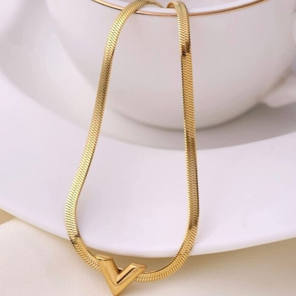 Gold 18k Gold Plated V Snake Chain Necklace | Bold Statement Jewelry - Picture 3 of 3